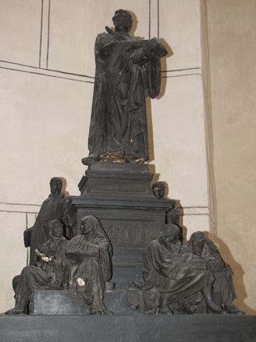 St. Marien-Kirche, Modell des Lutherdenkmals in Berlin