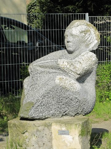 Wächterfigur im Wehrmühlenweg