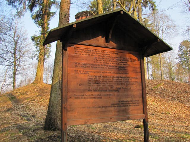 Hinweistafel auf die Askanierburg Werbellin