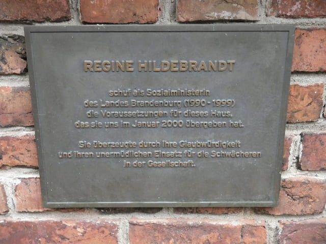 Gedenktafel an Regine Hildebrandt