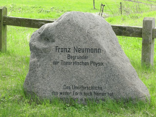Gedenkstein Franz Neumann am Aussichtspunkt Mellin