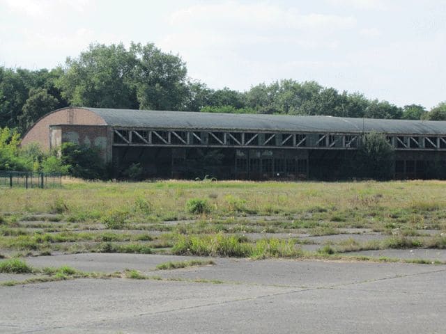 Flugplatz, ehemaliger Hangar