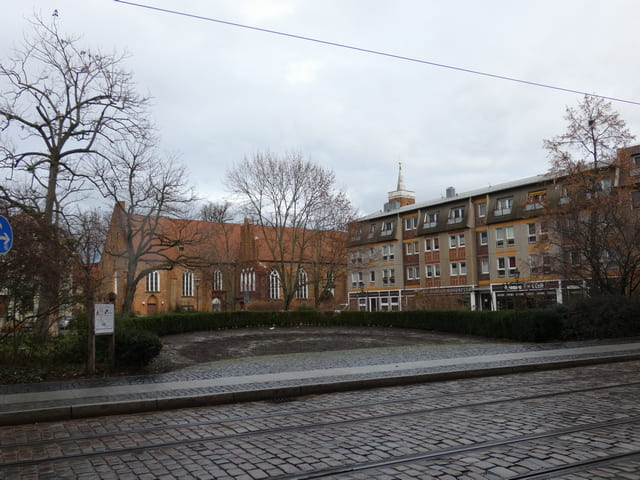 Blumenuhr am Altmarkt