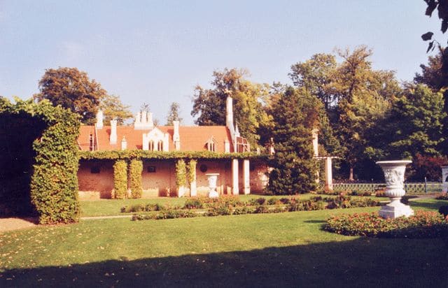 Fürst-Pückler-Park, Marstall