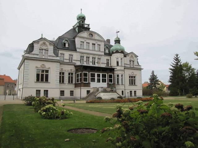 Schloss Uebigau, Parkseite