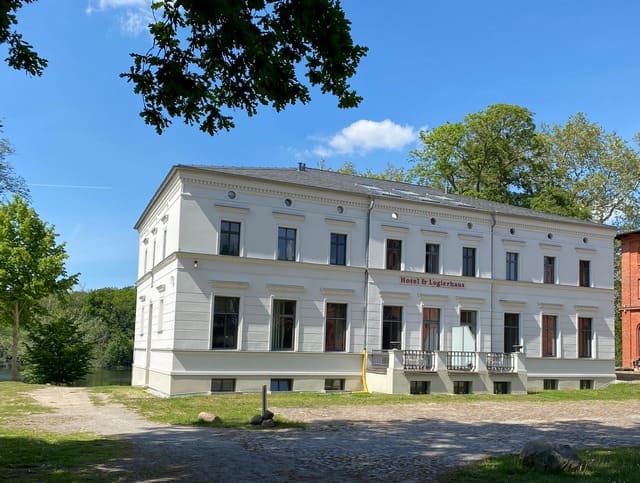 Landgut Stober (ehemals Borsig), Hotel- und Logierhaus<BR />Foto von Ulrich Gießmann