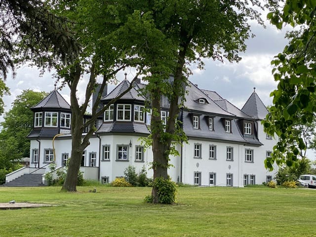 Schloss Lötze<BR />Foto von Ulrich Gießmann