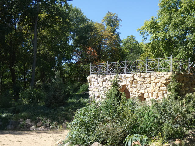 Grottenberg im Schlosspark Paretz