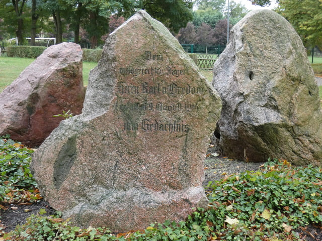 Gedenkstein an Karl von Bredow