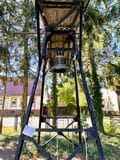 Glockenstuhl neben der Kirche<BR />Foto von Ulrich Gießmann