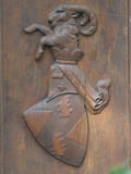 Wappen der Familie von Bredow am Forstgutshaus