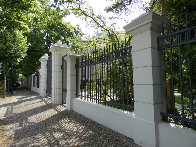 Eingang zur Hertzog-Villa