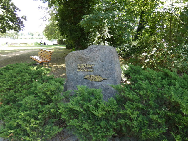 Fontane-Gedenkstein