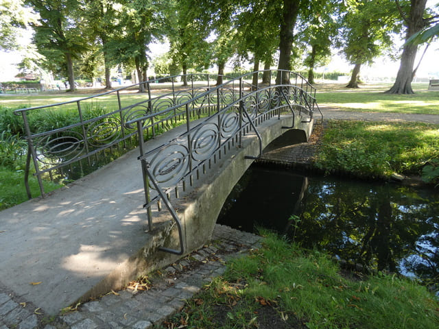 Siegertplatz, Brücke über den Selchower Flutgraben