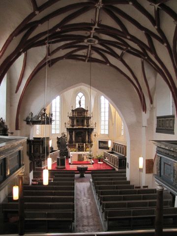 Kirche St. Nikolai, Innenansicht mit Hochaltar