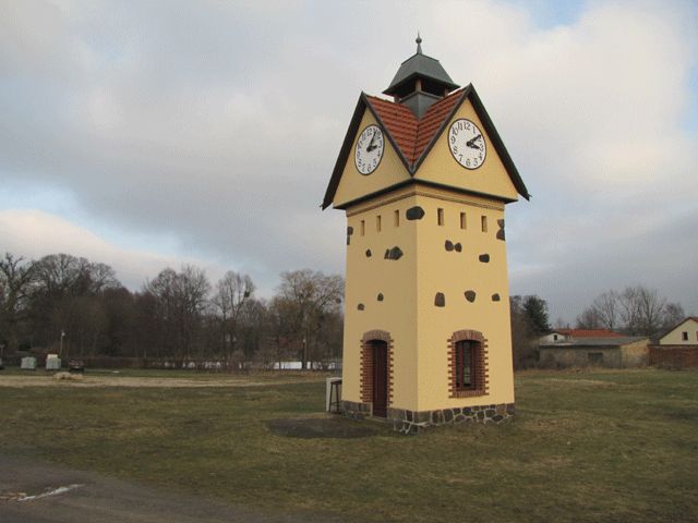 Uhrenturm des ehemaligen Gutshofes, ehemalige Getreidewaage