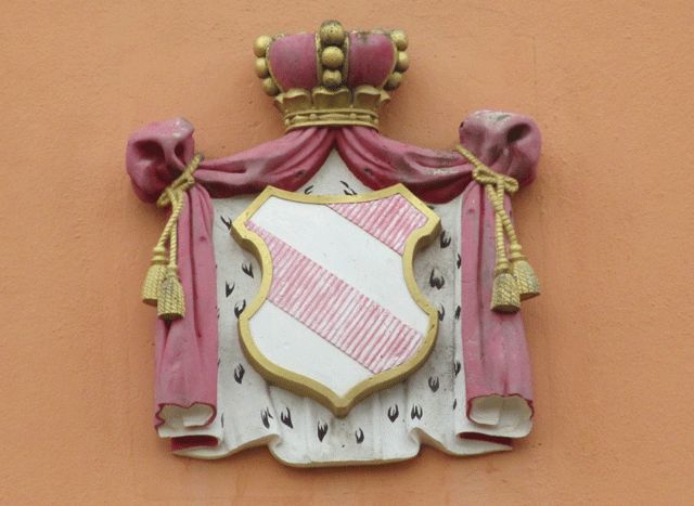 Wappen der Schönburg-Waldenburgs am Schloss Gusow