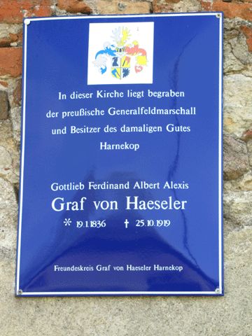 Kirche, Gedenktafel an Graf von Haeseler