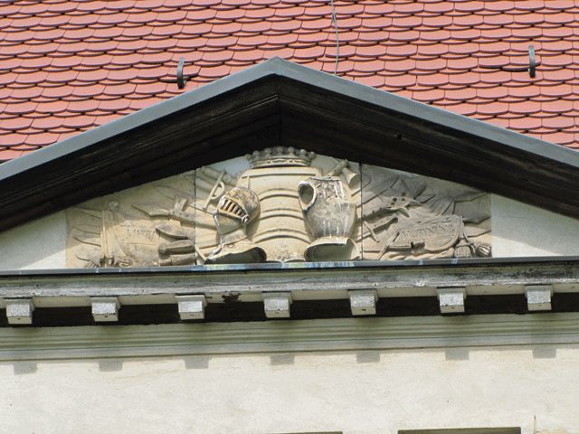 Schloss Jahnsfelde, Fassadenverzierung