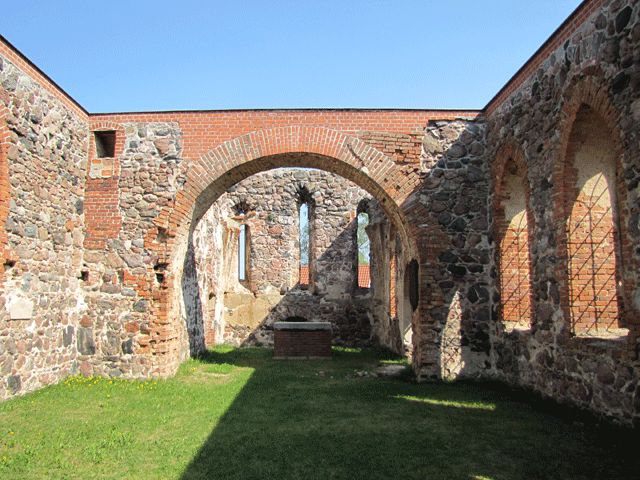 Ruine der Dorfkirche