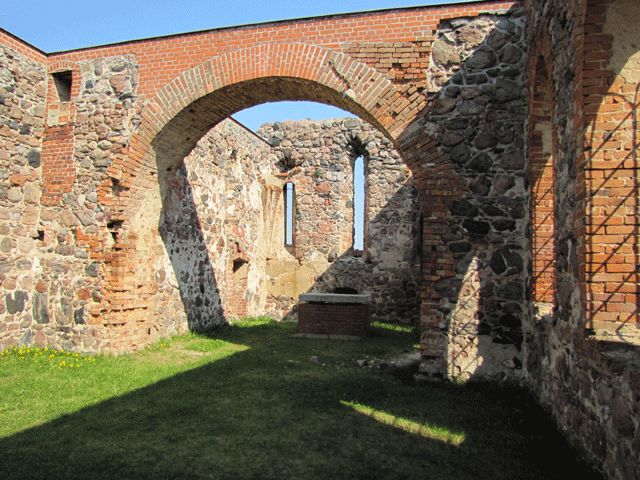 Ruine der Dorfkirche