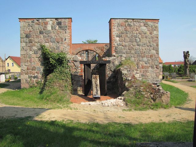 Ruine der Dorfkirche