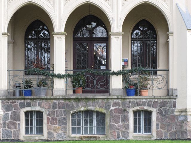 Schloss Reichenow, Fassade
