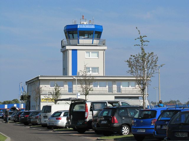 Flugplatz, Tower