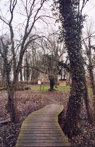 Wulkow, Weg zum Kräutergarten