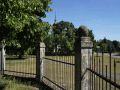 Blick aus dem Schlosspark zur Kirche