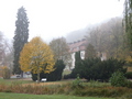 Landhaus (Kurmittelhaus) im Nebel