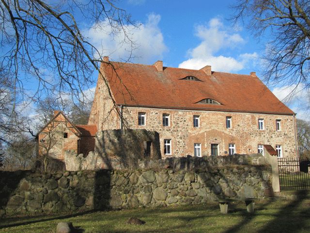 Festes Haus und Burg Badingen