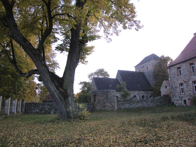 Kirche und Festes Haus