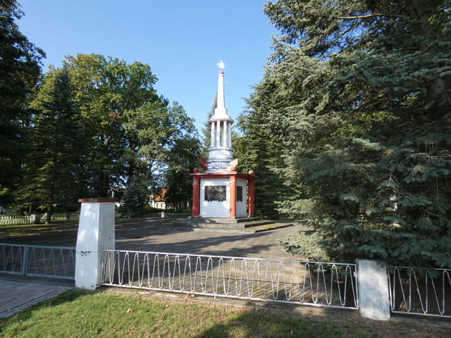 Denkmal der Gefallenen 1945