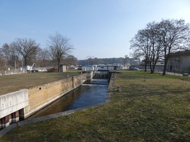 Wehr an der ehemaligen Schleuse am Malzer Kanal