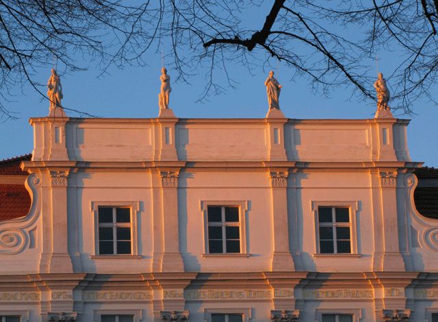 Schloss Oranienburg, Fassade