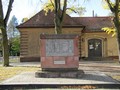 Gedenkstein im Kirchhof