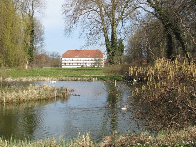 Park mit Herrenhaus