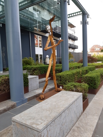 Skulptur vor dem Resort Mark Brandenburg