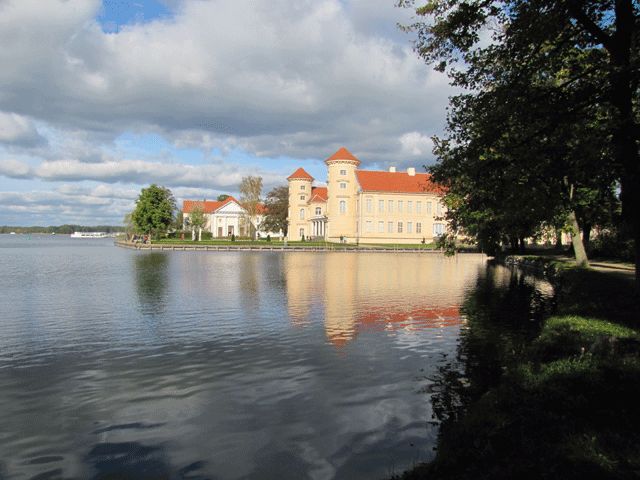 Schloss Rheinsberg mit Grienericksee