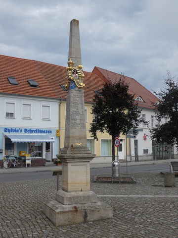 Distanzsäule am Altmarkt