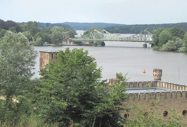 Maschinenhaus, Blick zur Glienicker Brücke