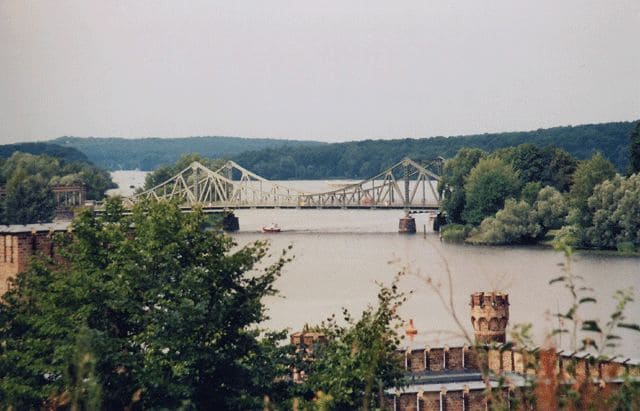 Park Babelsberg, Blick zur Glienicker Brücke