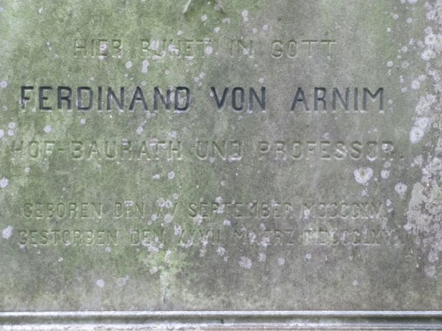 Grabstätte des Architekten Ferdinand von Arnim