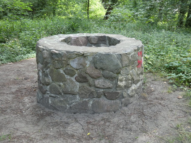 Brunnen im Gutspark