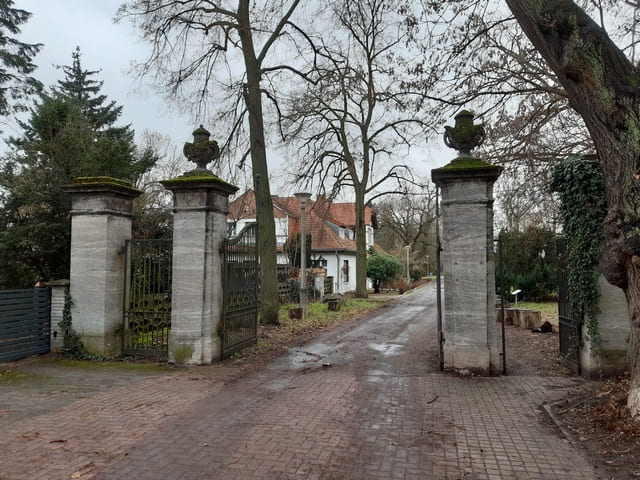 Eingang zum Schlossareal