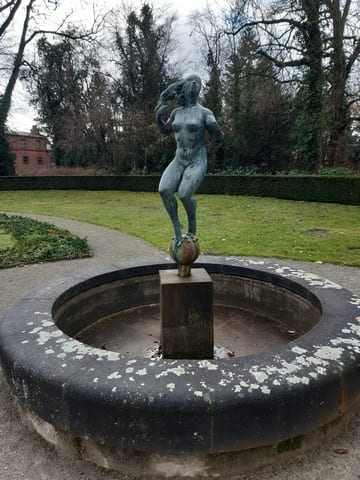 Brunnen an der Orangerie