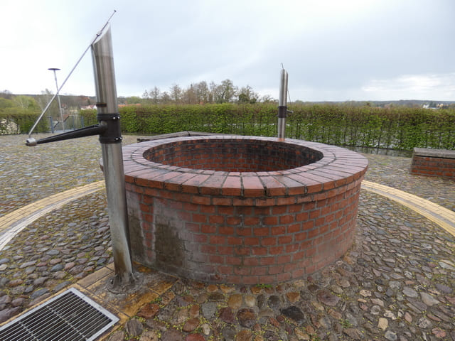 Burg Eisenhardt, Burgbrunnen