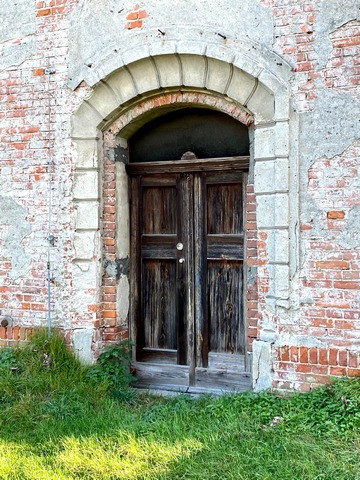 Kirche Grüningen, Portal<BR />Foto von Ulrich Gießmann