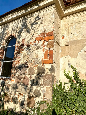 Kirche Grüningen, Detail<BR />Foto von Ulrich Gießmann